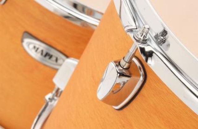 blank Low mass, single-point contact lugs.